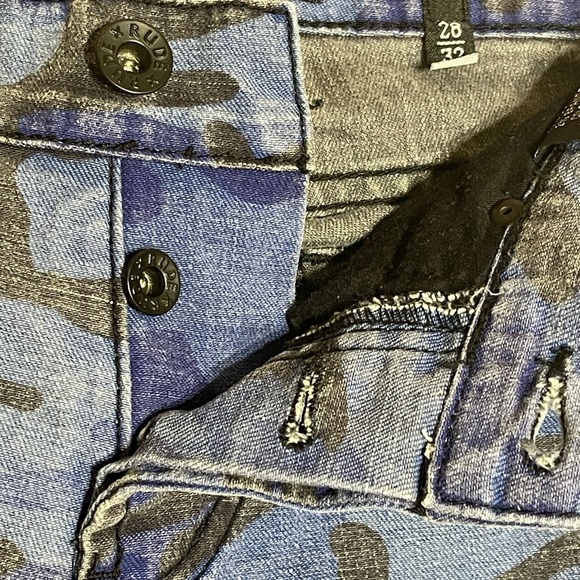 HOT TOPIC RUDE MENS BLUE CAMOUFLAGE SKINNY JEANS 28x32 EUC - Picture 8 of 9